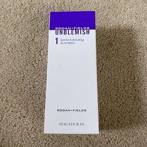 Rodan + Fields Gentle Exfoliating Acne Wash!